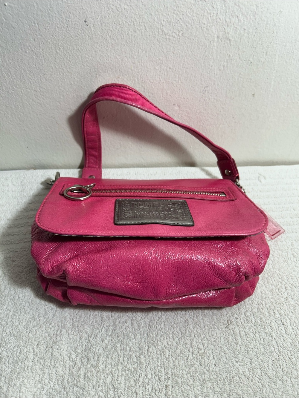 Coach Poppy Hot Pink Leather Shoulder Bag with Front Zip and Ring Accent - Picture 2 of 9